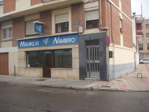 Mudanzas Navarro fachada de local